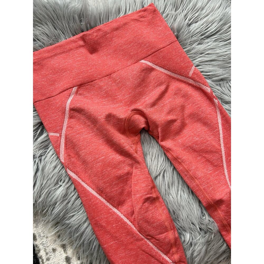 Athleta Seamless Embodiment Coral Red Yoga Crop Leggings Womens Size Small